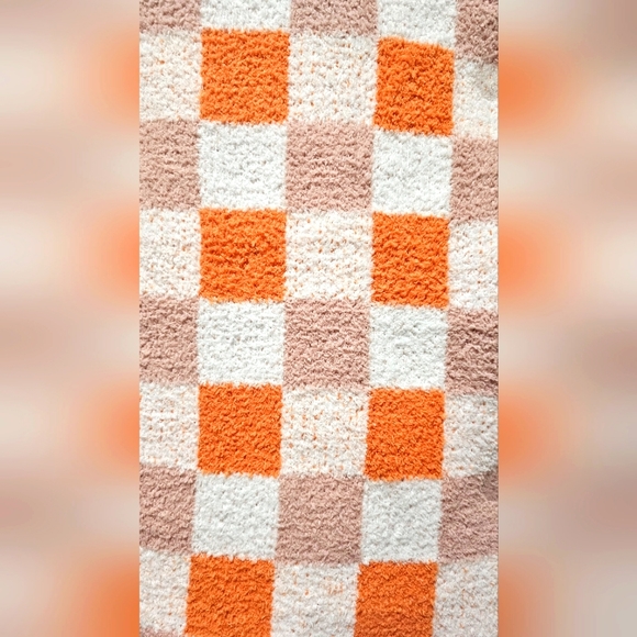 MILLIHOME Oversized Checkered Ultrasoft Knit Throw -50" x 70" - Picture 3 of 4